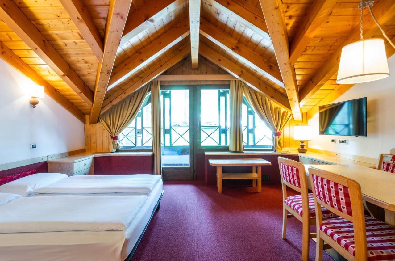 Ambiez Residencehotel Madonna Esterno foto