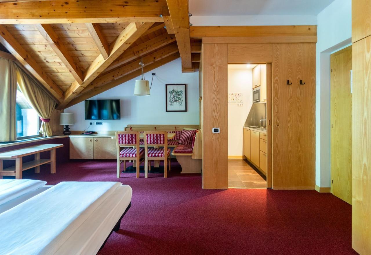 Ambiez Residencehotel Madonna Esterno foto