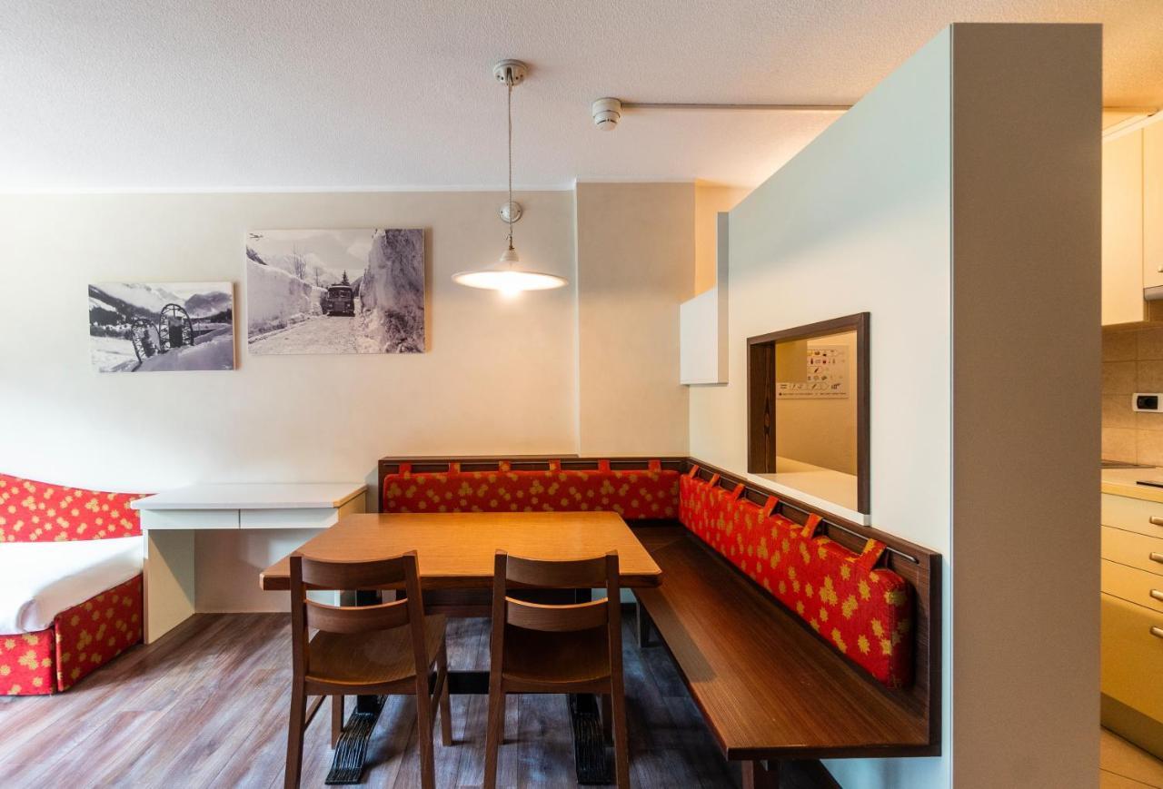 Ambiez Residencehotel Madonna Esterno foto