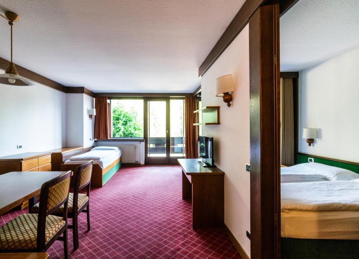 Ambiez Residencehotel Madonna Esterno foto